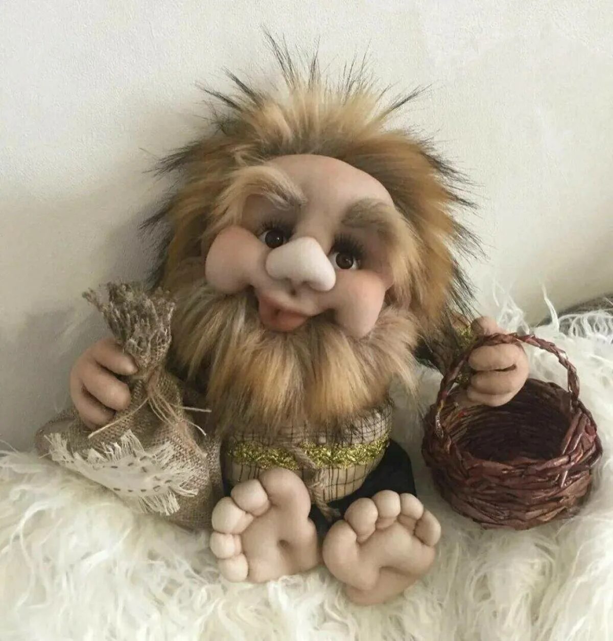 Домовой поделка. Домовята обереги. Домовой фото. Дорогой домовой. Домовенок кукла оберег.