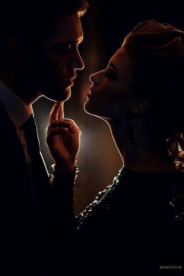 Страсть 3 глава. Фэнтези любовь романтика. Страсть 3 глава. Манхва про любовь пламя страсти. Красивые объятия.