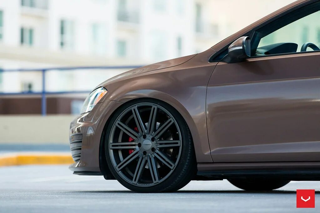 Brown 20. Vossen cv4 Фольксваген поло. Поло на дисках Vossen cv4. Таос диски r19. Volkswagen Taos диски.