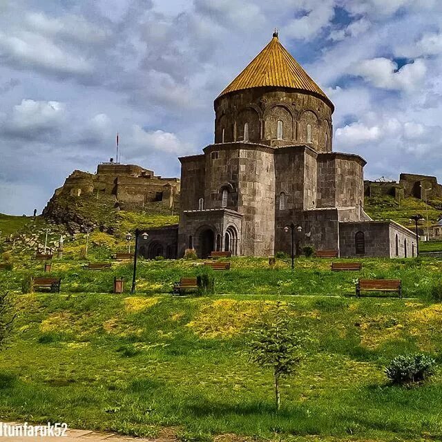 Церковь святых апостолов (карс). Крепость карс Турция. Карс Армения. Карс в Грузии.