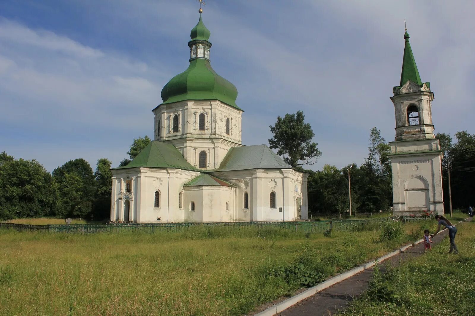 Сновск. Сновск Черниговской области. Город Сновск Черниговская область. Сокиринцы Черниговская область. Троицкая Церковь в Телядовичах.