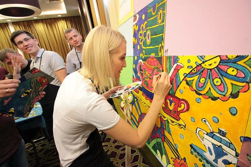 Творческий тимбилдинг. Креативная команда. Креативная фотозона на мероприятия. Коллективная картина. Креативные мероприятия.