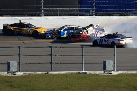 Watch: Daytona 500 8-car wreck.
