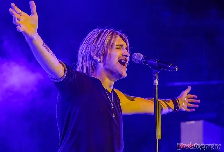 Alex band we've all been there. Алекс бэнд the calling. Алекс бэнд сейчас 2022. Алекс бэнд. Алекс бэнд.