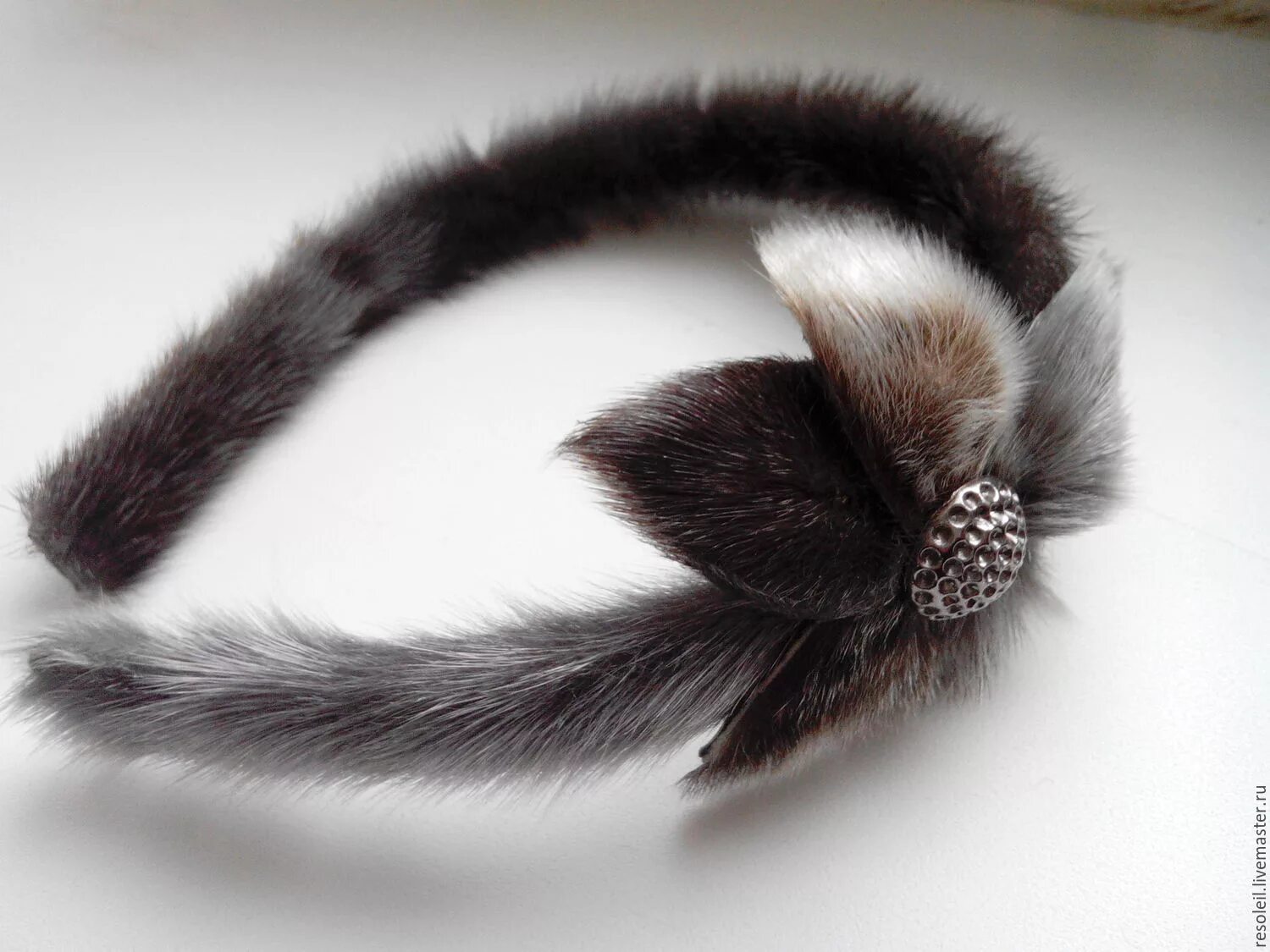 украшения из меха своими руками. меховая брошь. брошь из меха. украшения из меха. украшения из меха своими руками.