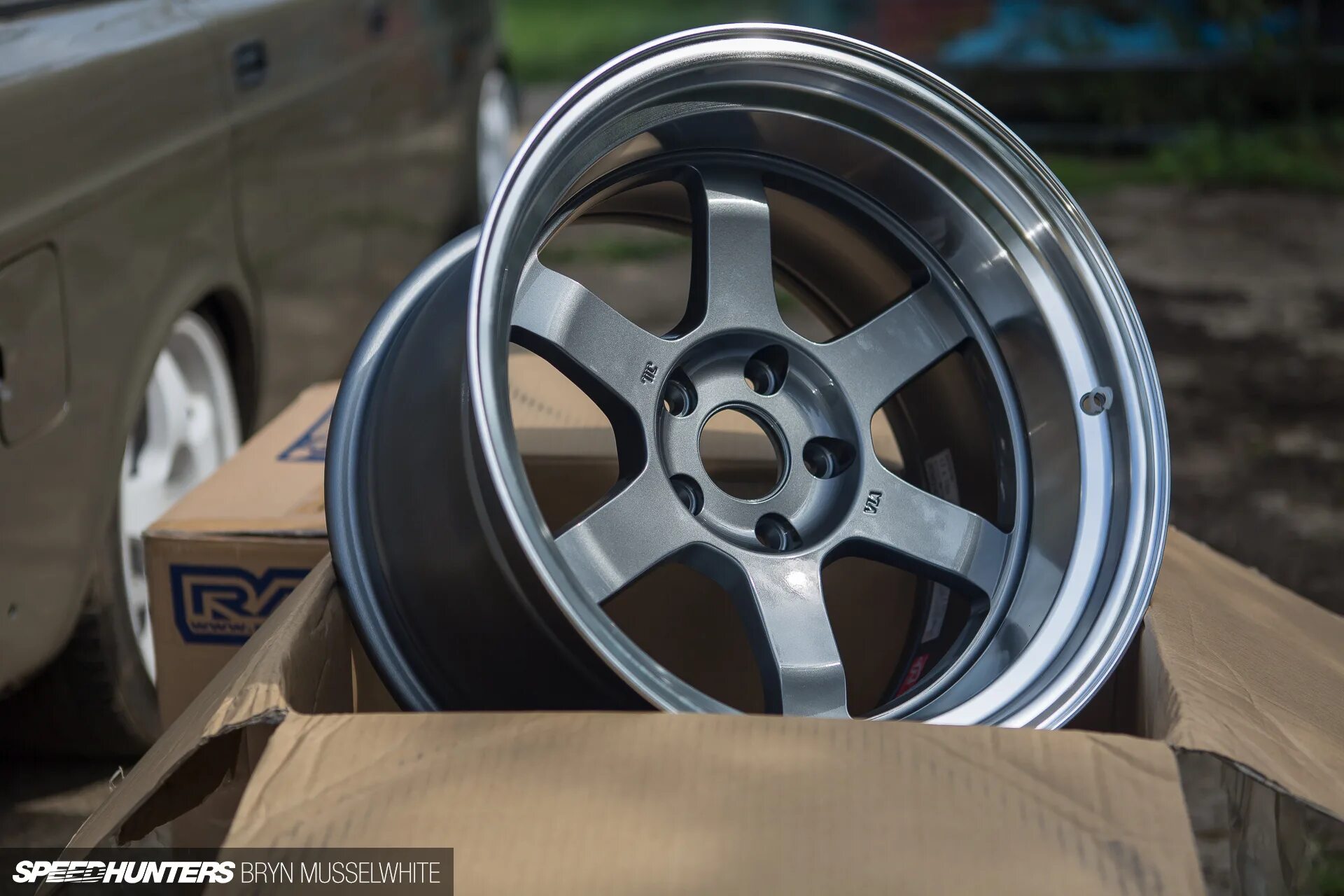 Volk rays r17. Rays volk js 401. диски rays volk racing te37. Rays volk racing te37 (реплика). Volk racing те37 реплика.