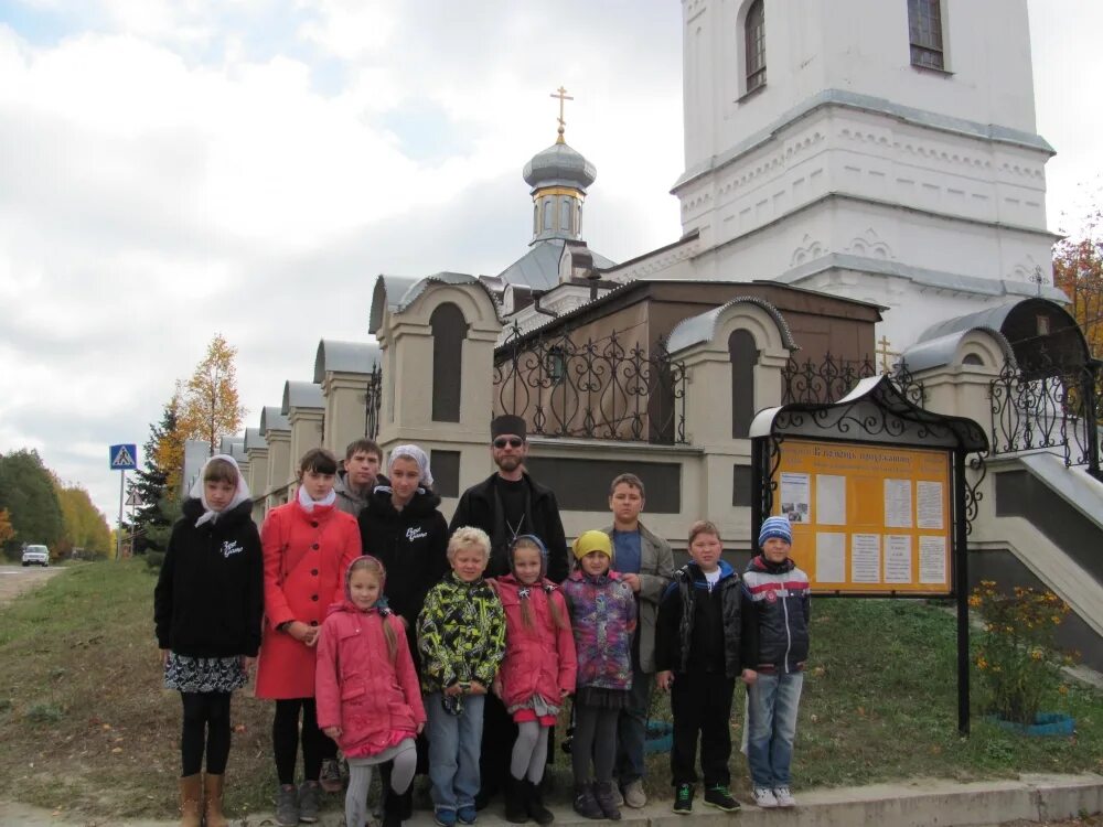 Служба в храме села китово. Храм николо крутины внутри. Егорьевск храм николо крутины расписание. Храм великомученика никиты егорьевск. Егорьевск храм николо крутины расписание.