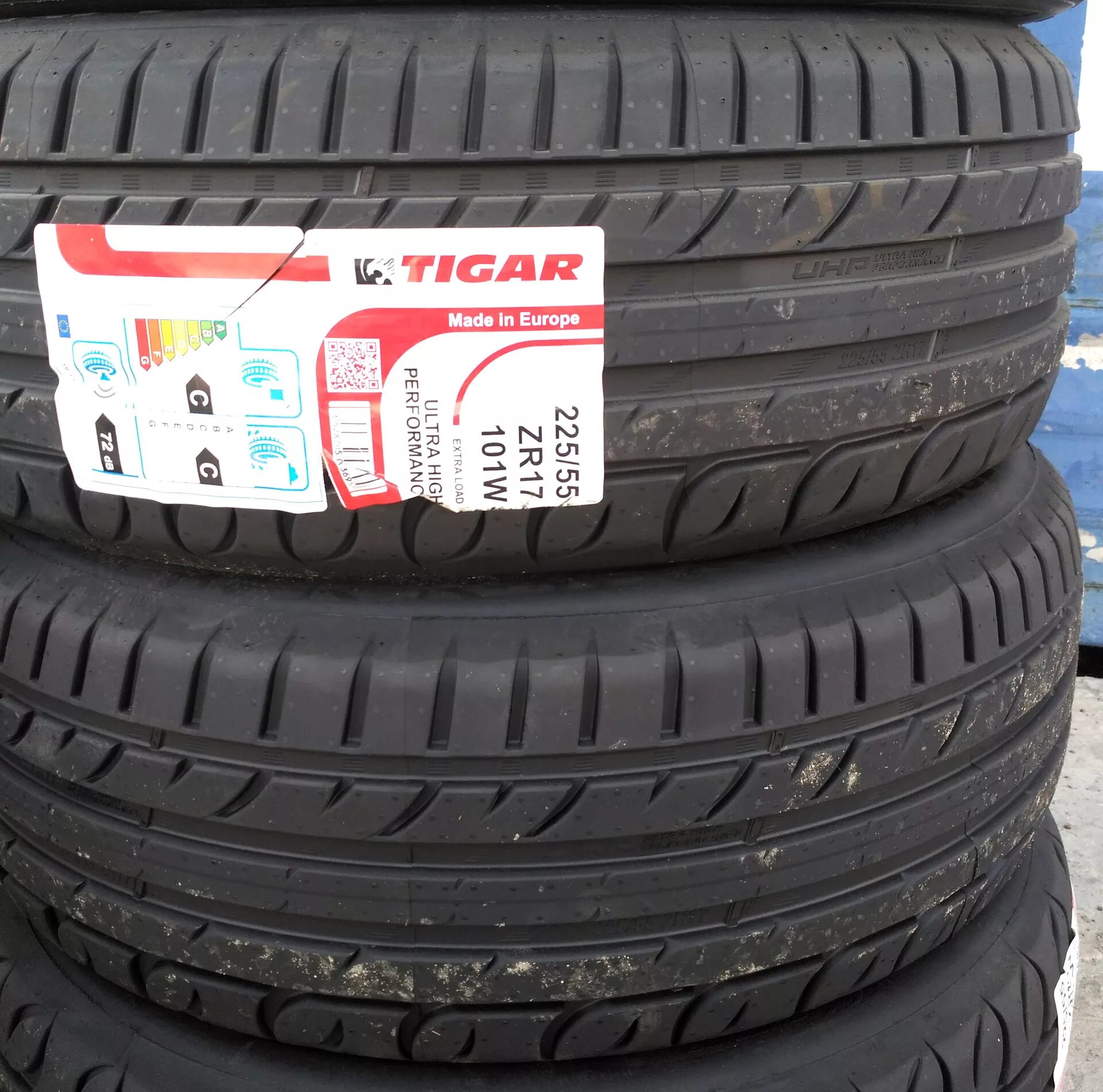 Резина тайгер. Tigar UHP Ultra High Performance 225 55 r17. Tigar Ultra High Performance 225/55 r17. Tigar UHP 235/45/r17 94w. 215 45 17 Лето Тигар.