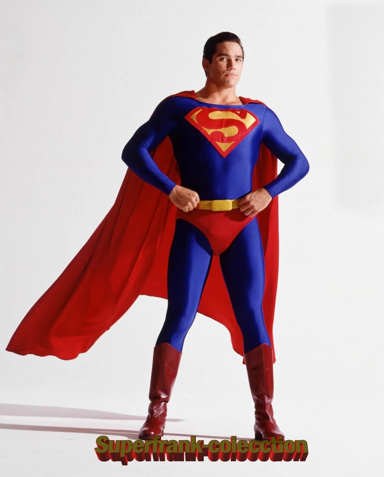 Герой. Dean Cain Superman. Супергерой. Супермен в обычной жизни. Супермен в полный рост.