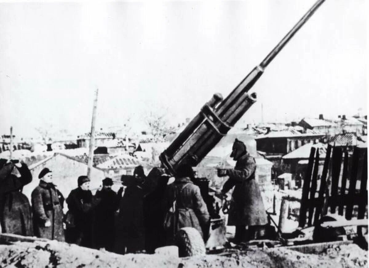 5 октября 1941. ВОВ 85 мм зенитная пушка. 85мм зенитная пушка 52-к ВОВ. Зенитные орудия битва за Москву 1941г. Зенитчицы битва за Москву.