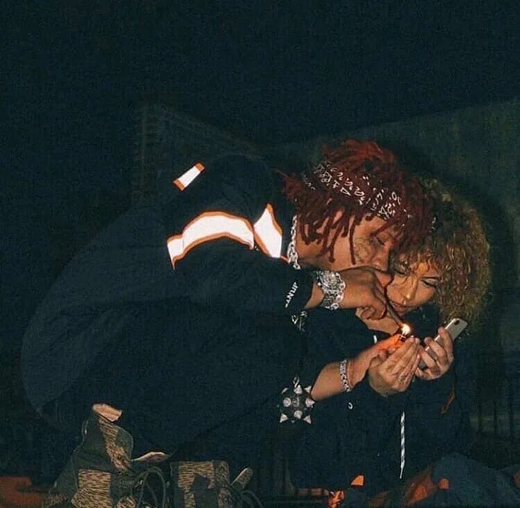 Trippie redd love scars. Trippe Redd Love scars. Trippie Redd фото с девушкой.