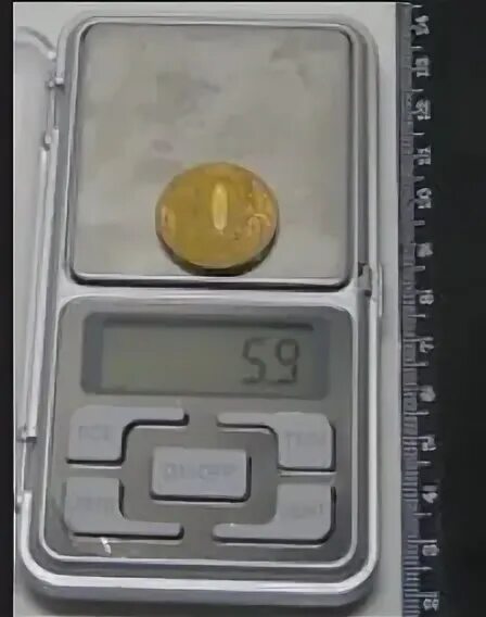 Весы показывают 10 грамм. Ювелирные весы с монетой 10 рублей. Весы граммовые 10 рублевая монета. Вес рублевых монет. Граммовые весы 1.