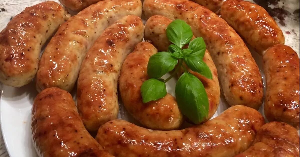 купаты свиные приготовление. колбаски по домашнему. купаты на сковороде. купаты свиные приготовление. купаты жареные на гриле.