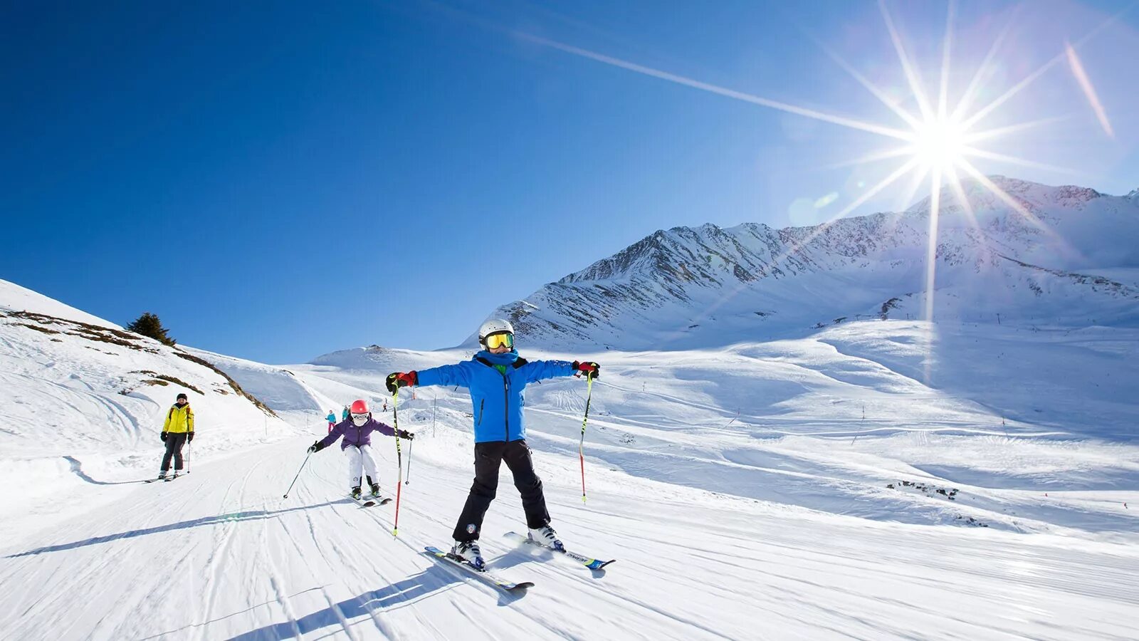Chamonix Ski Resort. Шамони горнолыжный курорт. Курорт Шамони лыжи. Шамони - Церматт скитур.