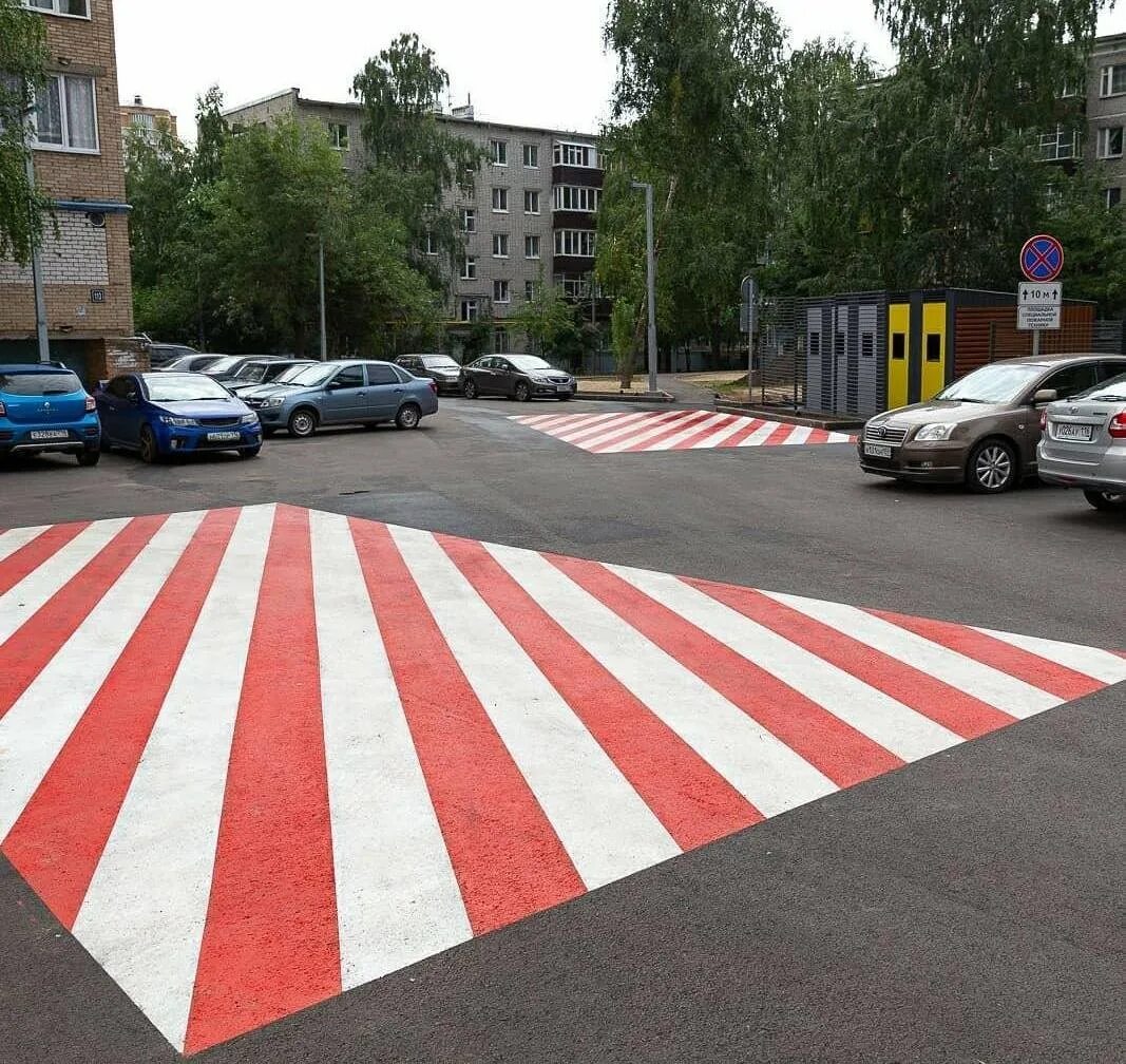 Разметка для пожарной техники во дворах. Место пожарной техники. Место пожарной техники. Площадка для пожарной техники. Разметка для стоянки пожарной техники.