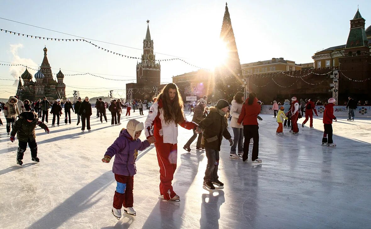 Школьные каникулы в петербурге. Зимние каникулы. Каникулы в Москве. Зимние каникулы в Москве. Зима в России новый год.