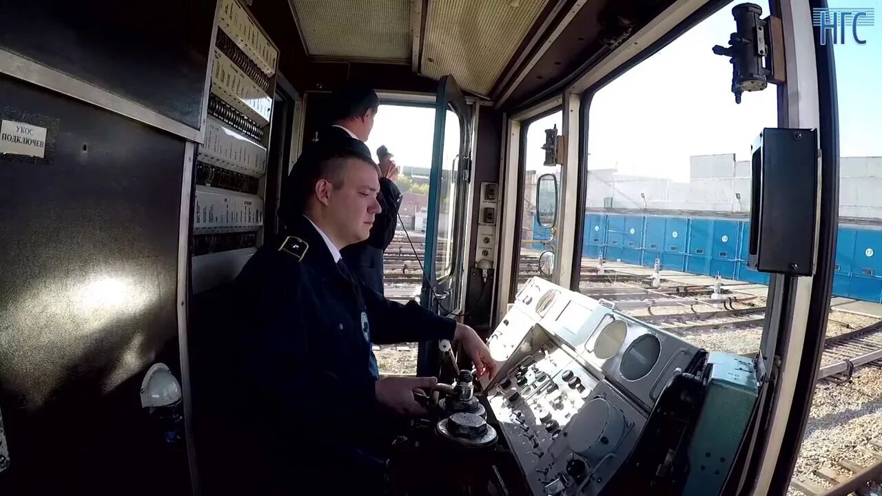Машинист новосибирск. Машинист новосибирск. Машинист спас пассажиров новосибирска. Машинист поезда спас девочку. Депо машинист новосибирск.