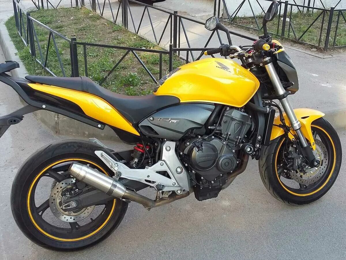 Honda hornet 900. Cb900 hornet двигатель. Honda cb600fa hornet. Honda cb 600 f 2008. Honda cb900 hornet custom.