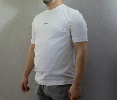 Можно ли без футболки