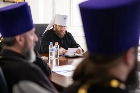 Курирует вопрос
