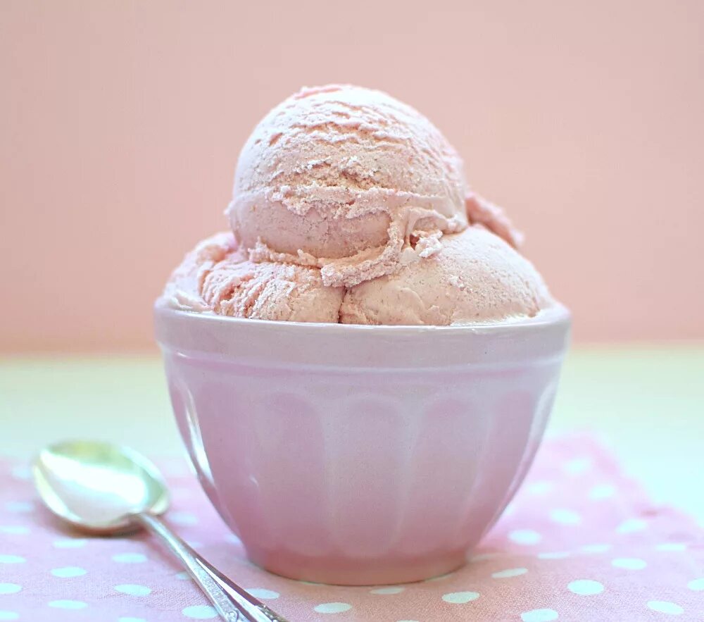 День ванильного мороженого. Красивое мороженое. Домашний пломбир. Мороженое в креманке. Simple ice cream.