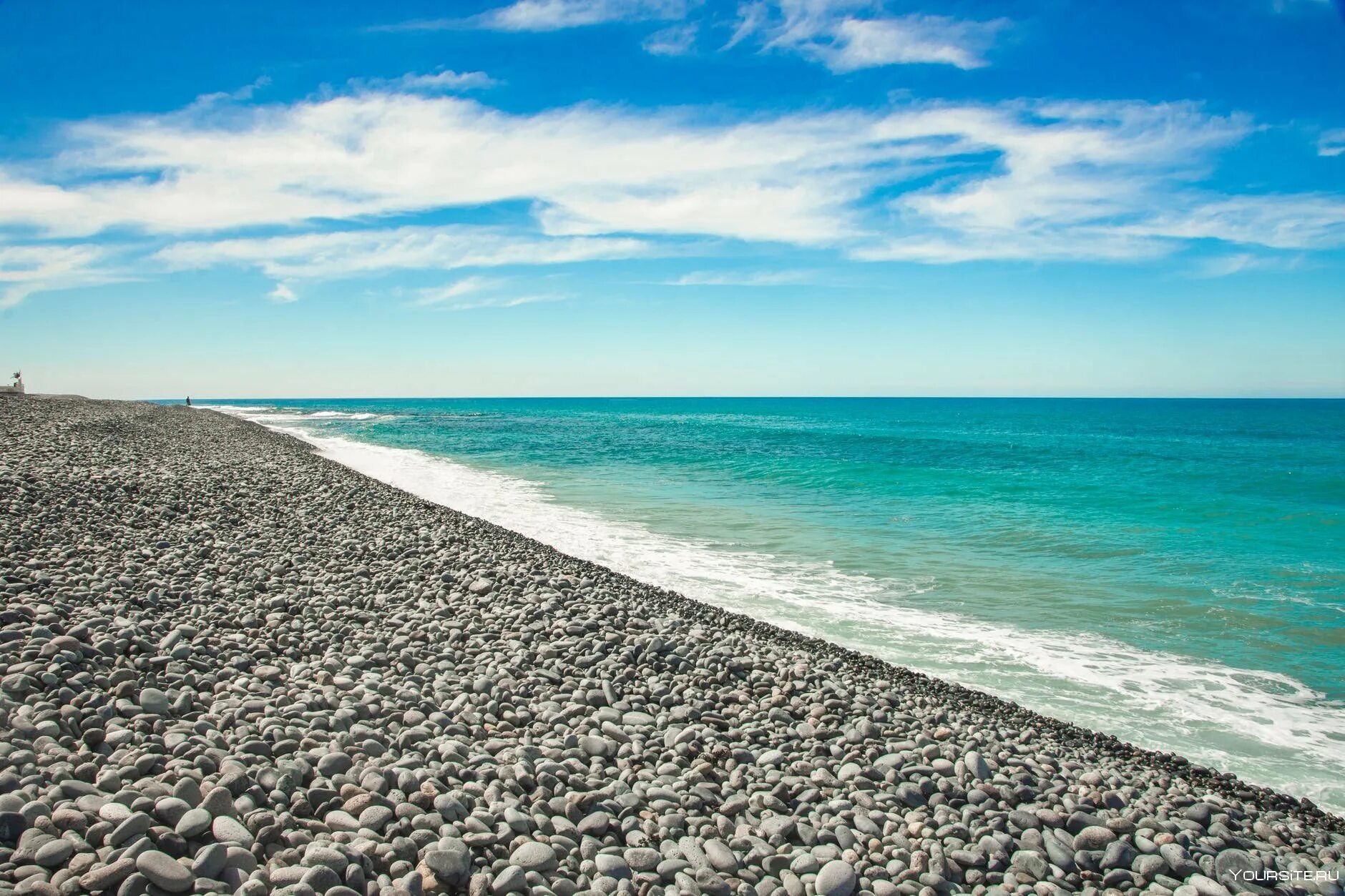 Анталия песчано галечный. Галечный пляж корсика. Лассити милатос. Сейт неби курортное. Песчано-галечный берег.