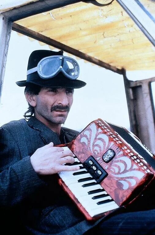 Время цыган 1988. Время цыган 1988. Время цыган 1988. Эмир кустурица цыгане. Время цыган 1988.