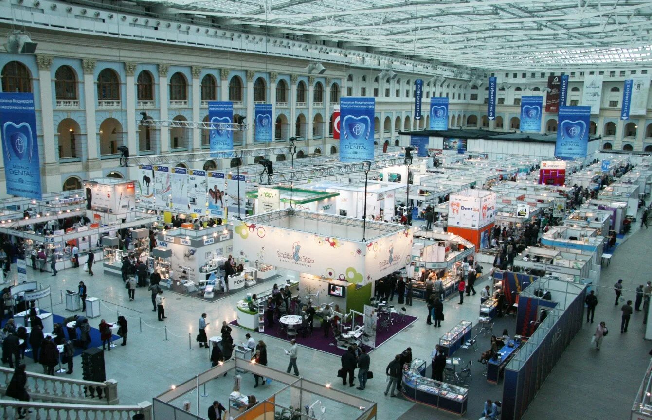 антикварный салон в гостином дворе 2022. гостиный двор ярмарка. антикварный салон москва 2021 гостиный двор. гостиный двор выставка. выставка антиквариата в москве гостиный двор.