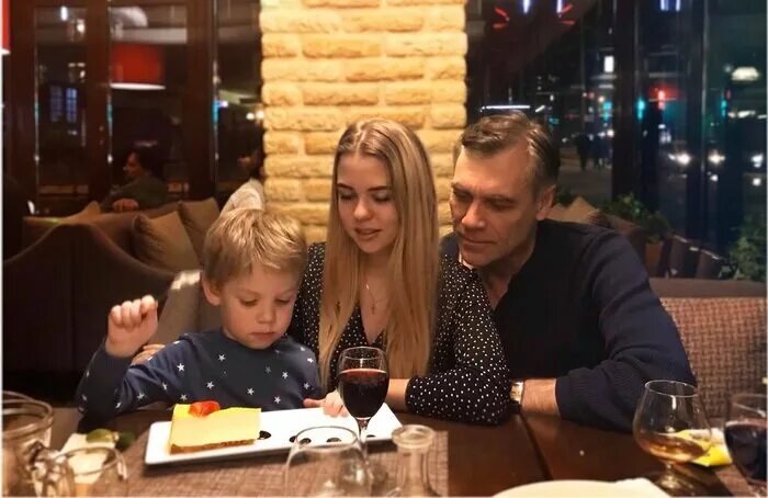 Александр Балуев, Михаил Хмуров и Вера Глаголева на съёмках фильма "Одна война".