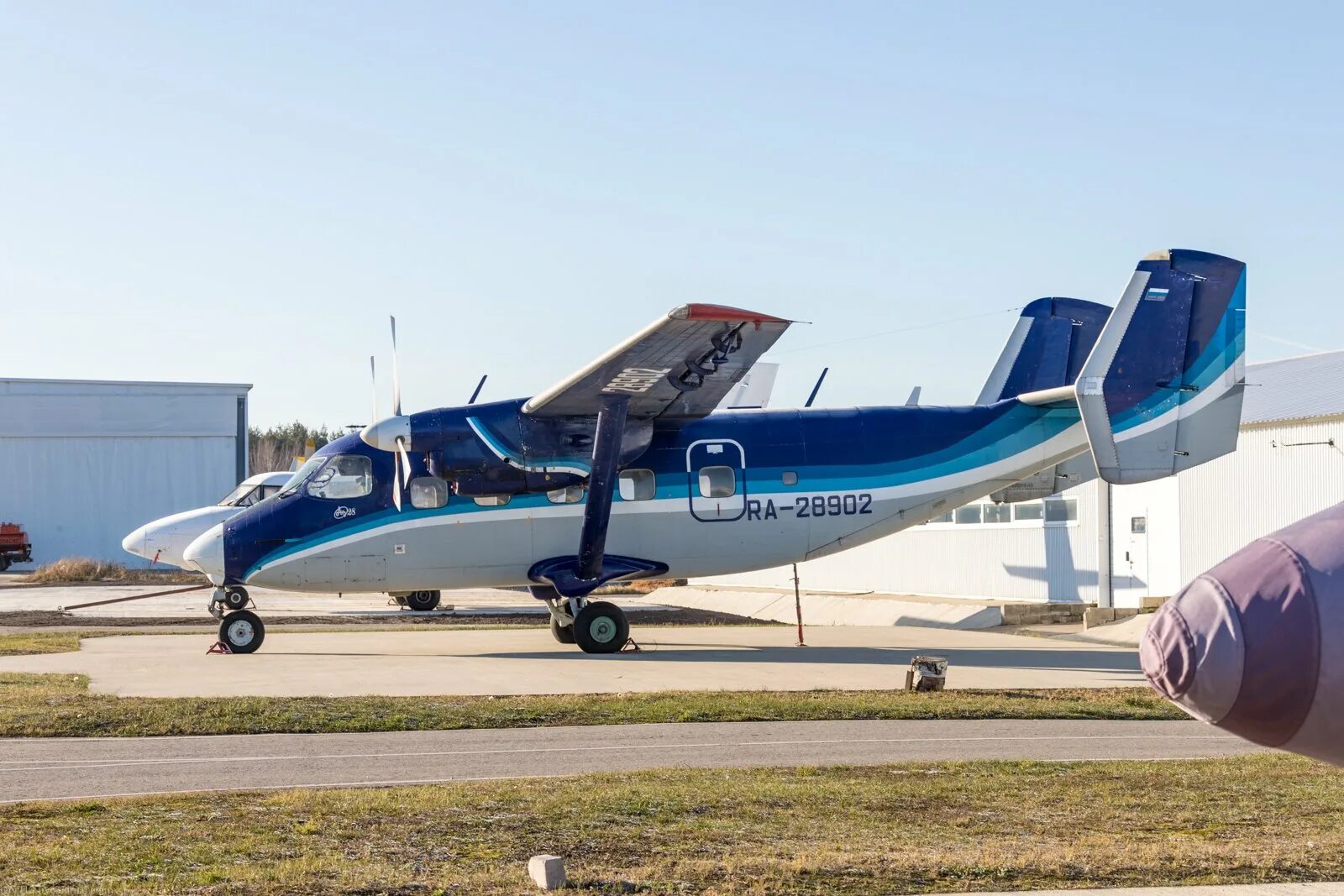 Самолет пчелка ан 28. Самолет ан 28. Ан 28 самолет салон. Самолет ан 28. Ан-28 турбовинтовые самолёты.