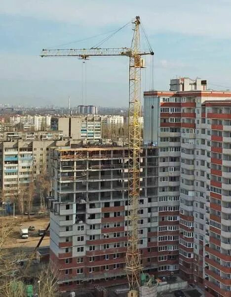 Башенный кран воронеж. Демонтаж башенного крана. Либхер 140 нс. Башенный кран воронеж. Строительный кран воронеж 9.