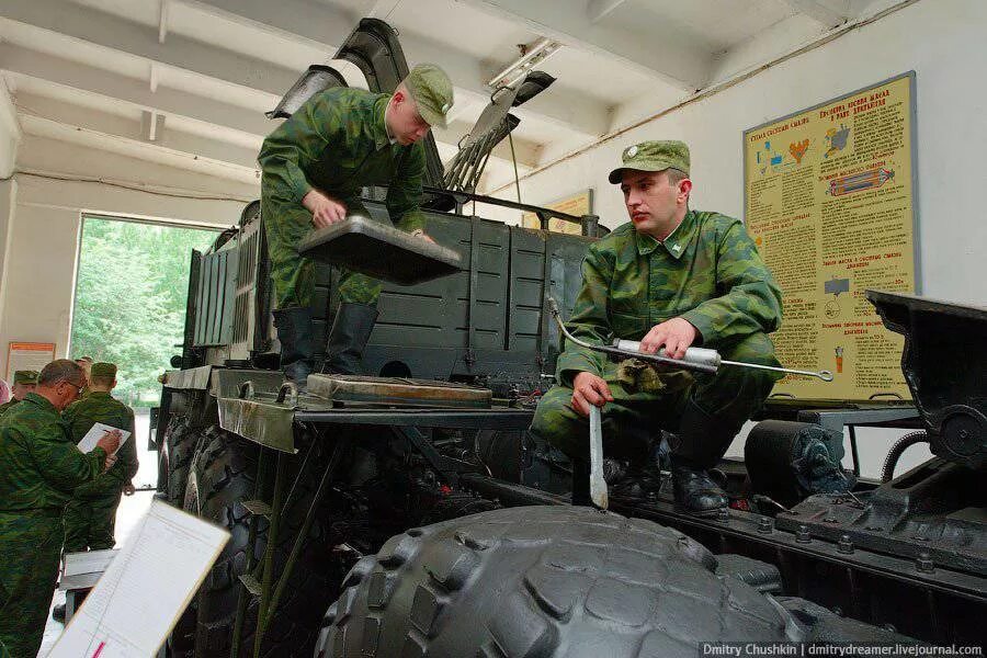 Ремонтные войска. Техническое обеспечение войск. Занятия с военнослужащими. Войска технического обеспечения. Эксплуатация военной автомобильной техники.