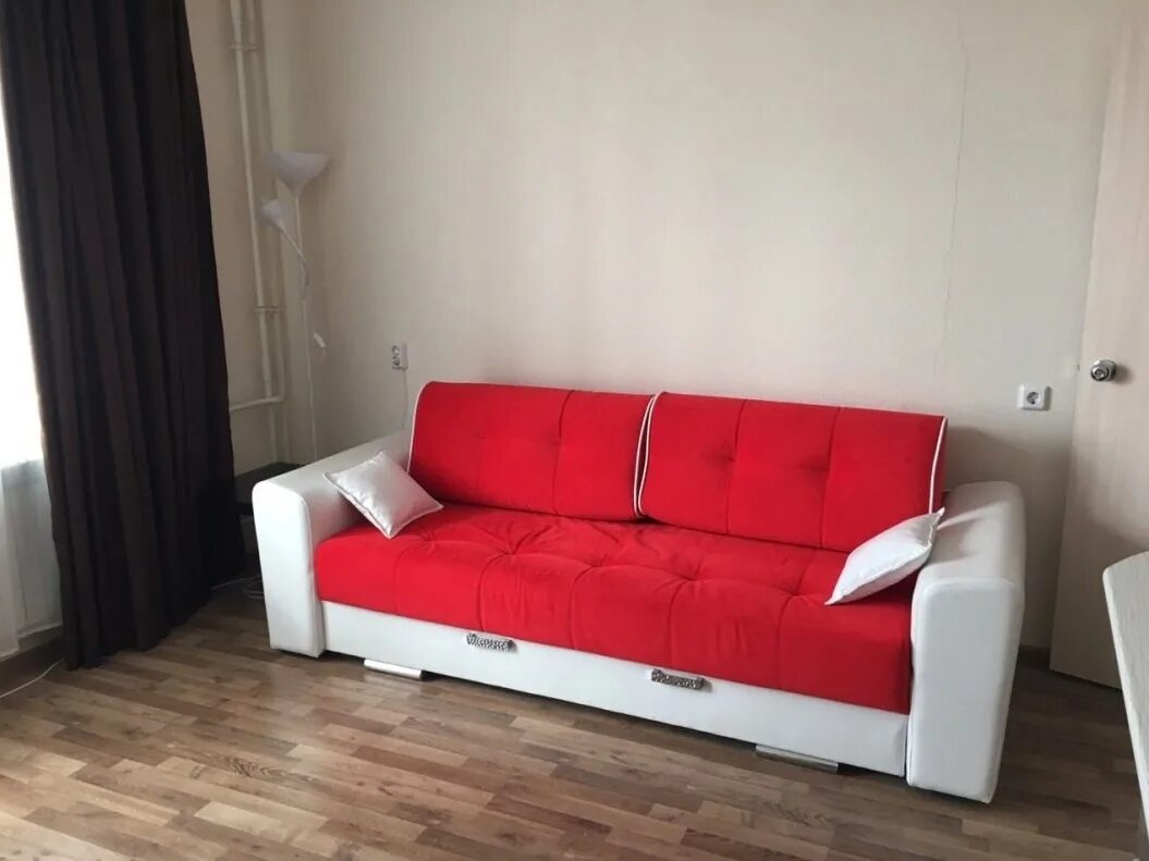 Брежневки. Снять квартиру на сутки в южно сахалинске однокомнатную. Квартира корсаков снят. Советская улица с хрущевками и 2х этажками. Квартира корсаков снят.