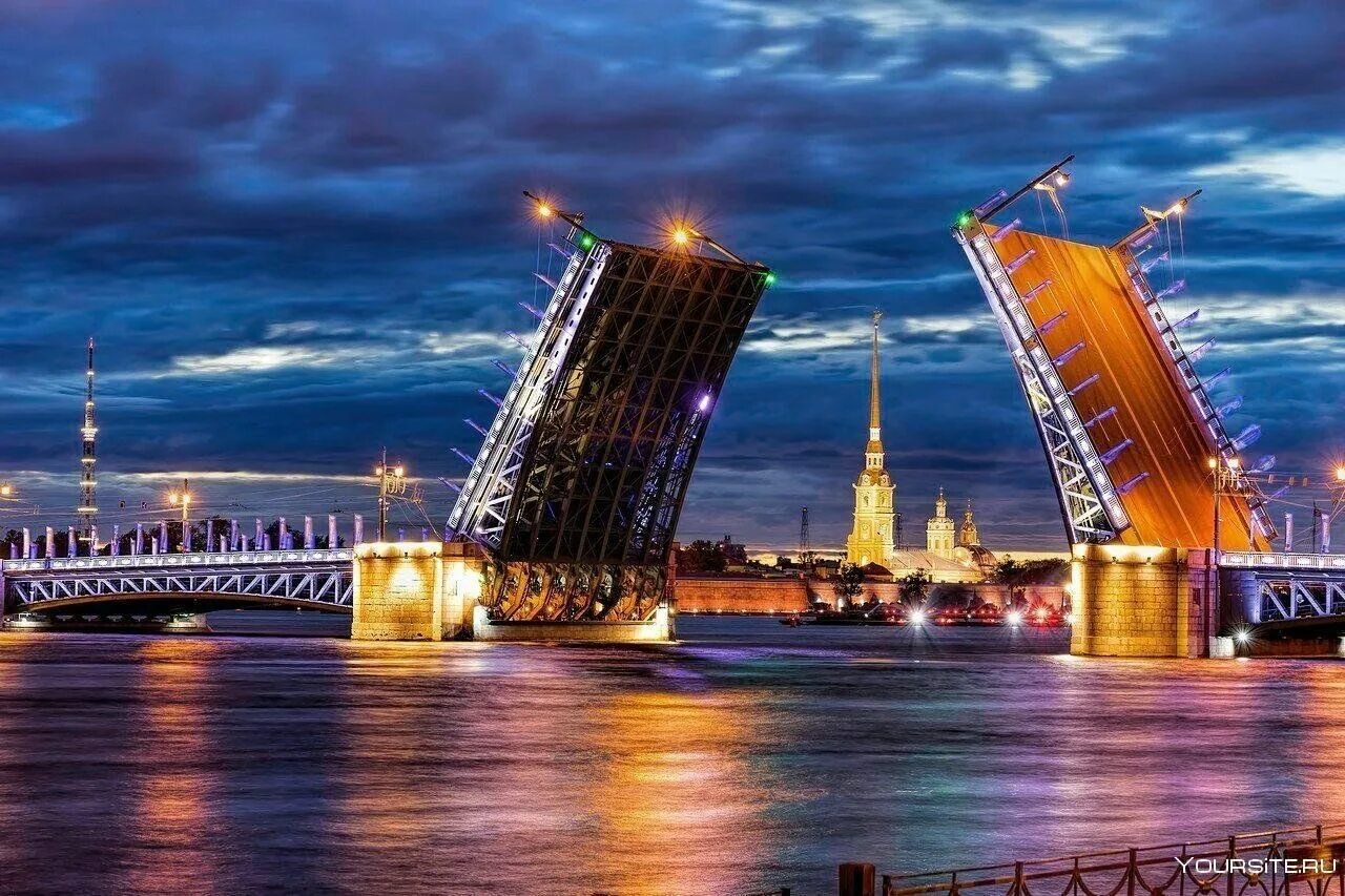 Жить в городе санкт петербурге. Дворцовый мост в санкт-петербурге. дворцовый мост с видом на петропавловскую.