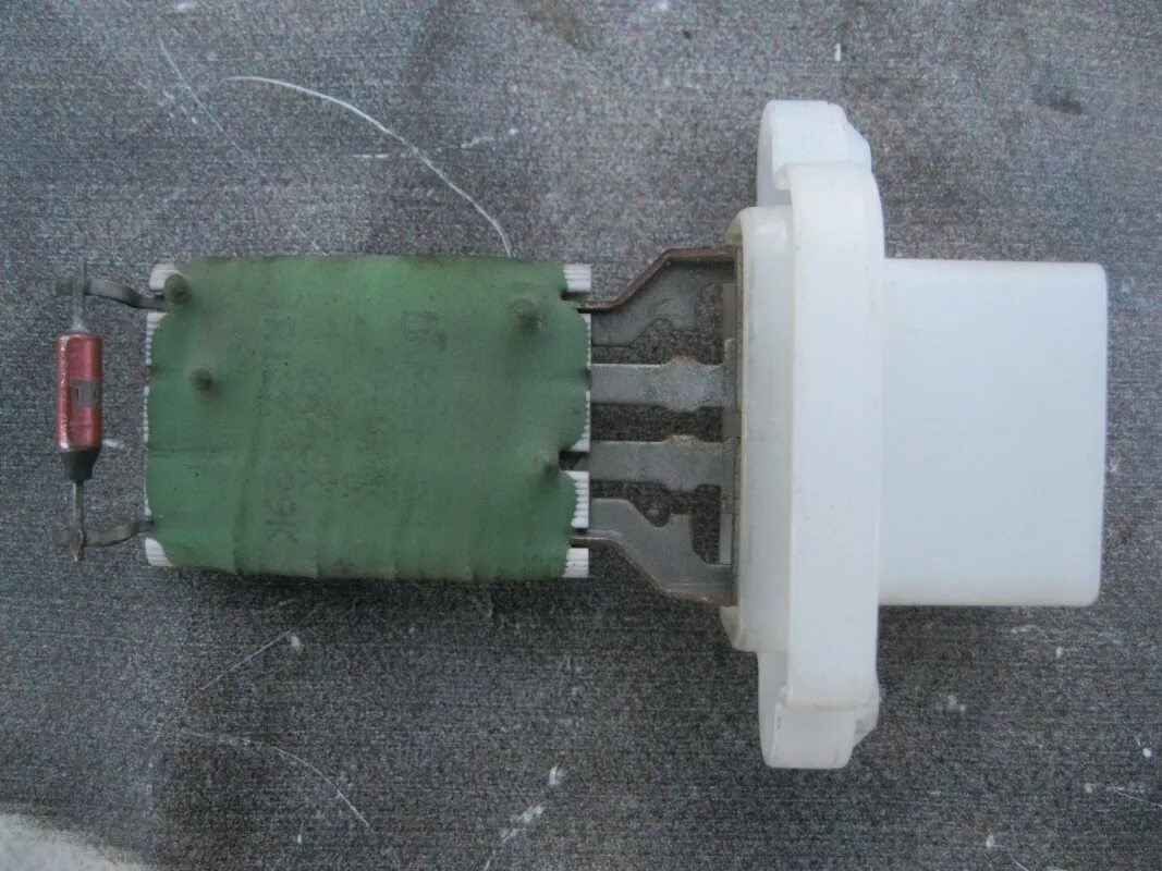 6G9T19E624AD Ford Резистор отопителя бу с доставкой, в Москве цена 2250 р.