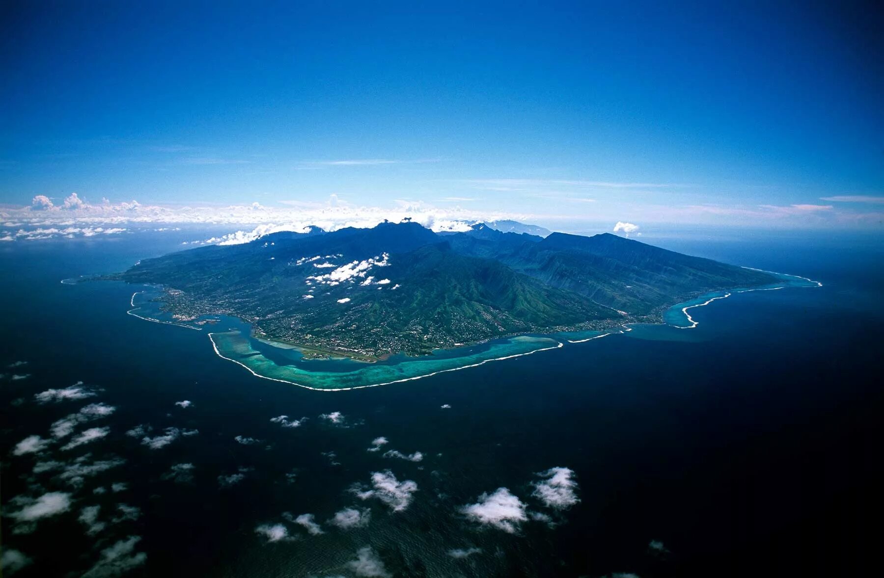 Группа островов расположенных в тихом океане. Папеэте Таити. Папеэте остров. Папеэте остров в тихом океане. Папеэте Таити французская Полинезия.