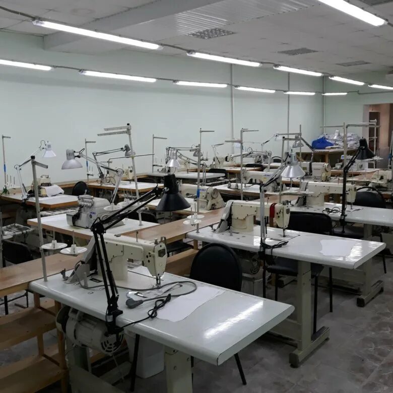 Пошив одежды. Швеи. Ищу работу в новосибирске швеи. Швея закройщица. Авито краснодар швея.