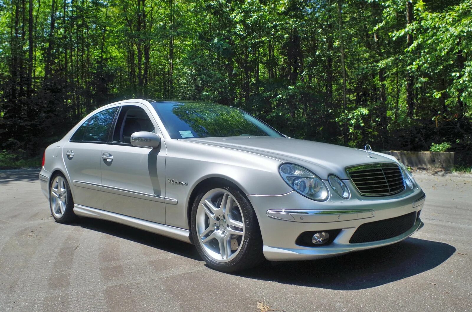 Куплю mercedes 211. Mercedes Benz w211 5.5 AMG. Мерседес Бенц e55 AMG. Mercedes Benz e55 w211. Mercedes Benz e55 AMG w211.