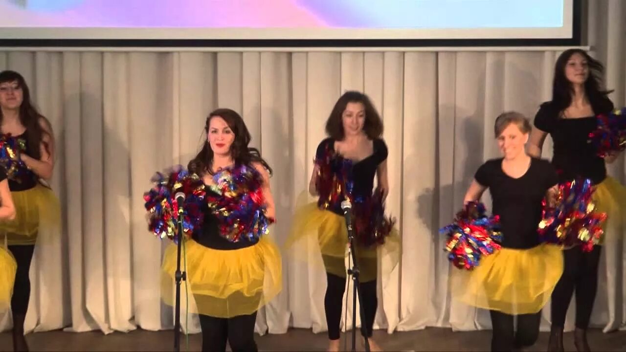Видео танца с помпонами. Костюмы для танца с помпонами. танец с помпонами дети.
