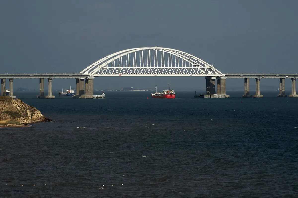 Керчь мост Крым. Крымский мост Керчь. Мост Керченский пролив. Керченский мост ночью.