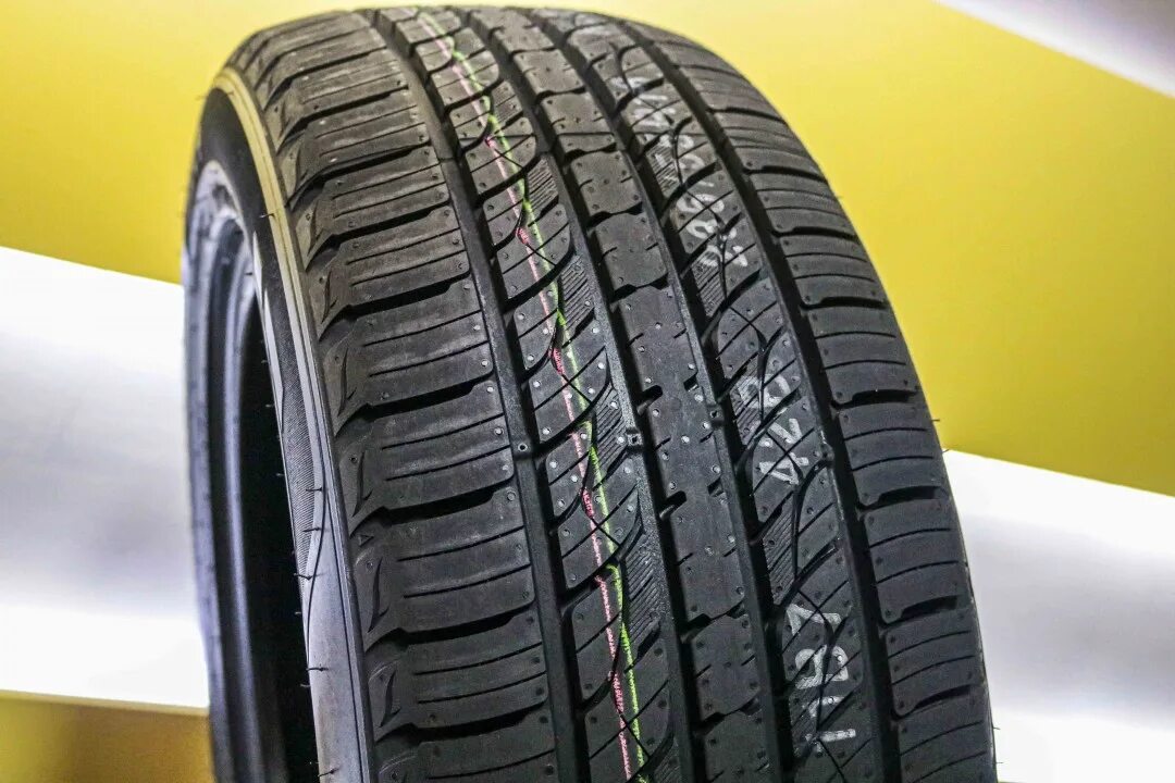 Kl33 225 60 r17. Шины Kumho Grugen Premium kl33. Шины Kumho Crugen Premium kl33. Автошина Kumho KL-33. Шины 225/60 r17 Кумхо kl33.