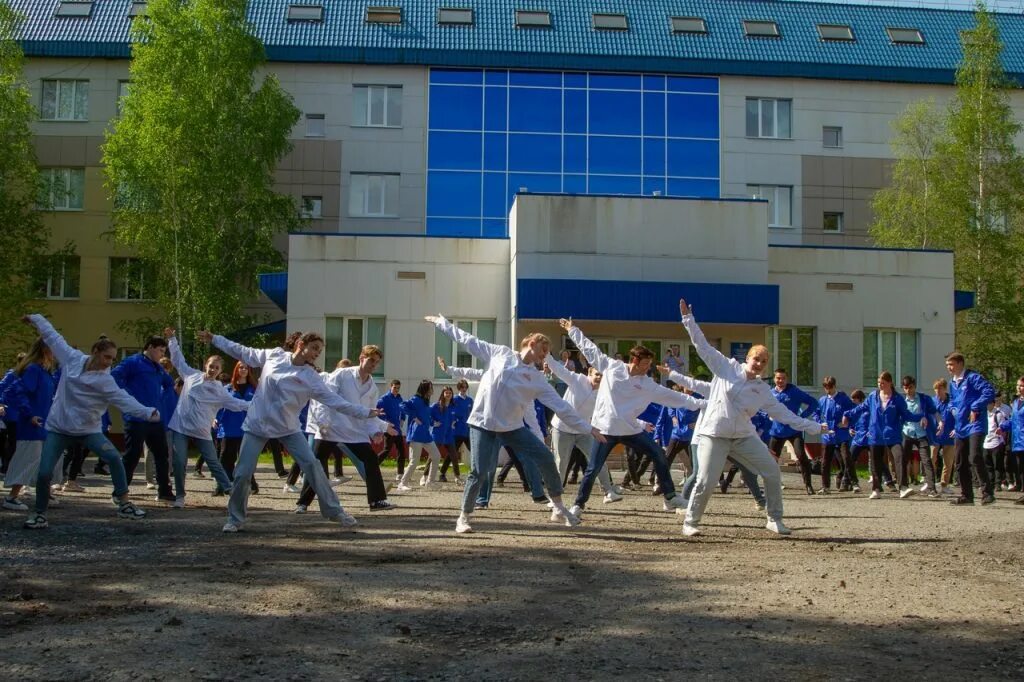 Сайт сургутского политехнический колледж. Три ратных поля России в Сургуте 2022. Сургутский политехнический колледж. ООО Русь Сургут. СПК Сургут форма одежды.