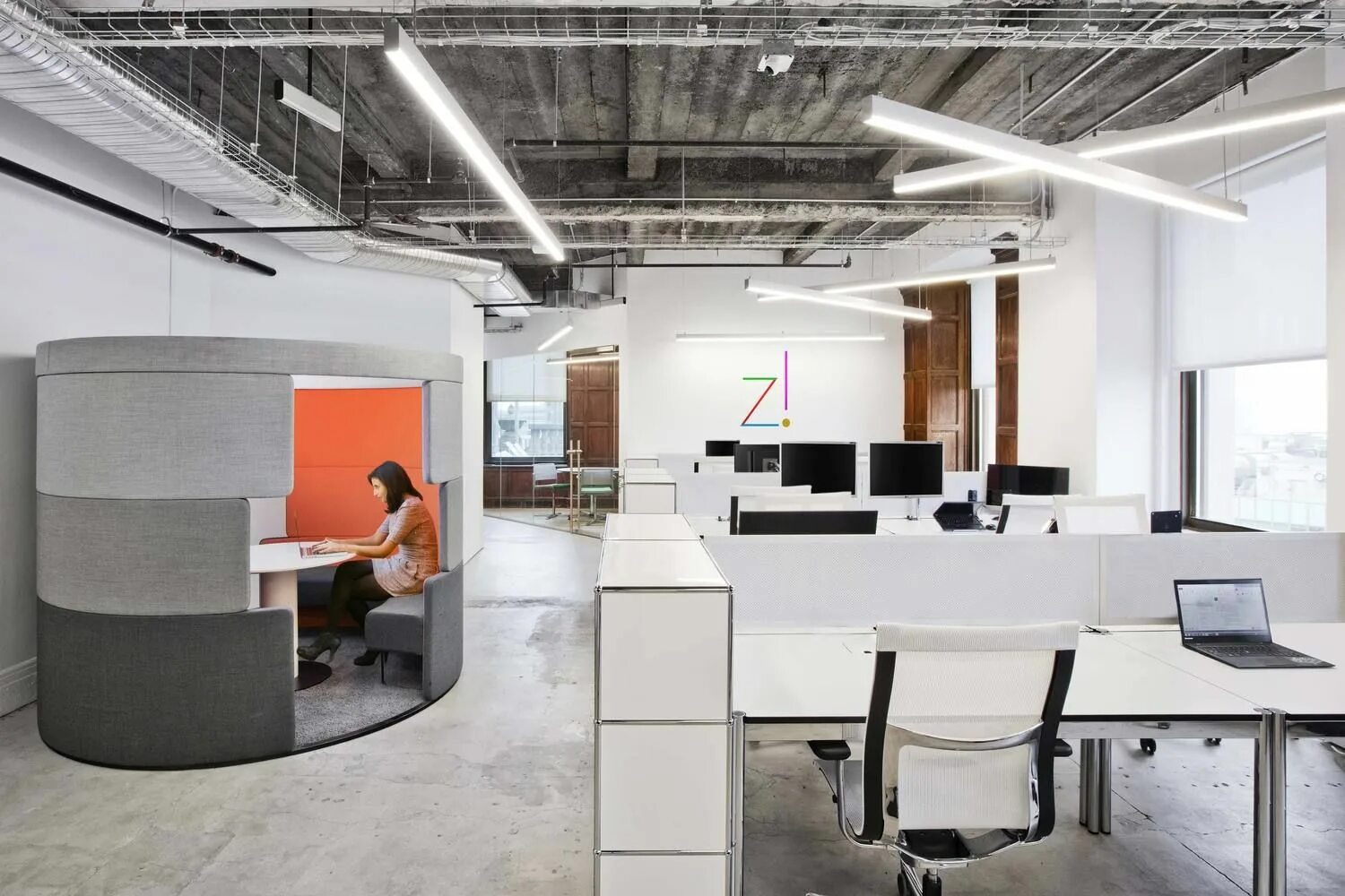 Exposed area. Wep. Социальный комплекс алкабидеше. Выставочный зал арт центр. Надземный бассейн.