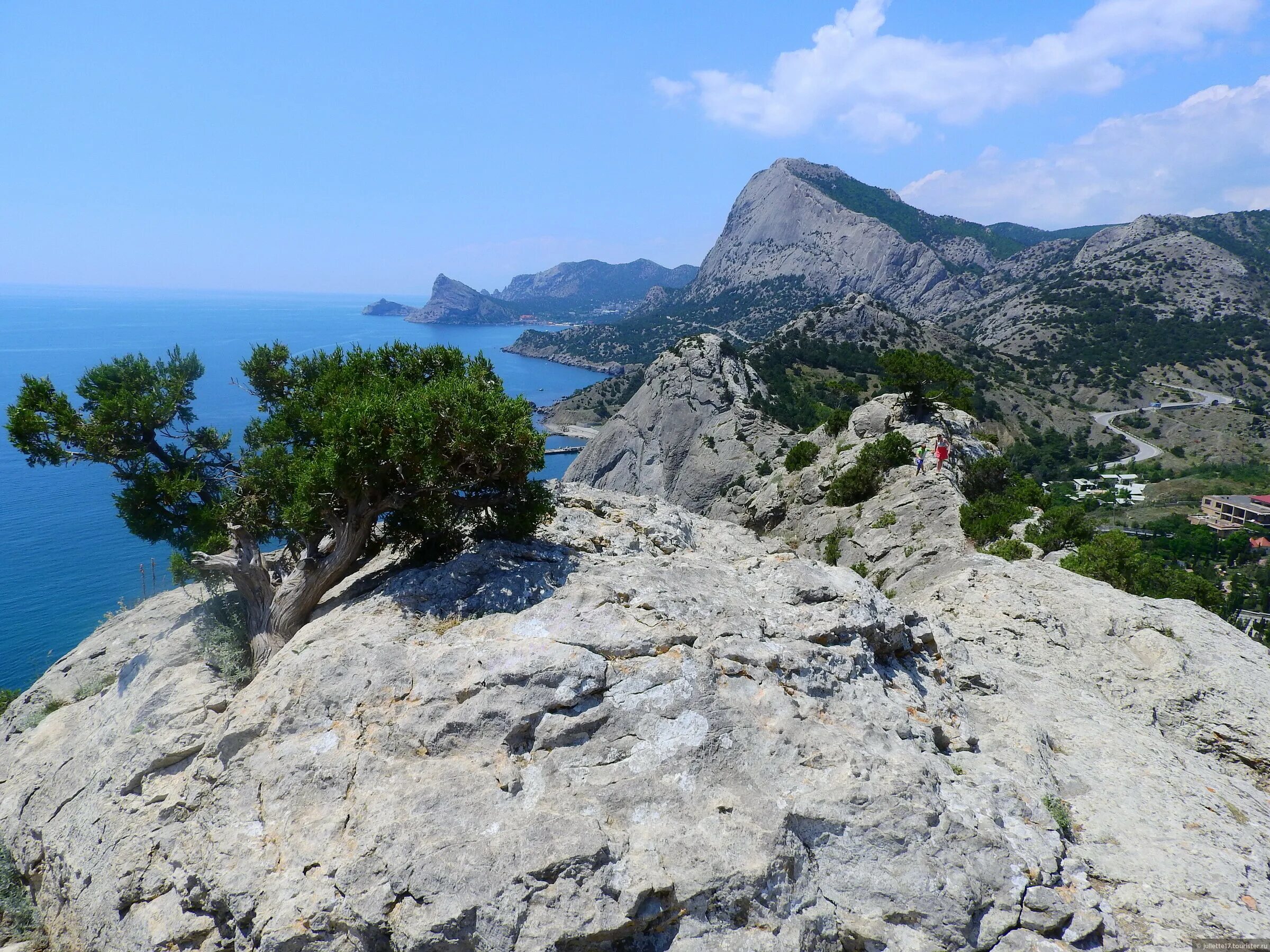 Алушта Ласточкино гнездо. Южный берег Крыма. Курортная зона Южного берега Крыма. Южный берег Крыма буквы.