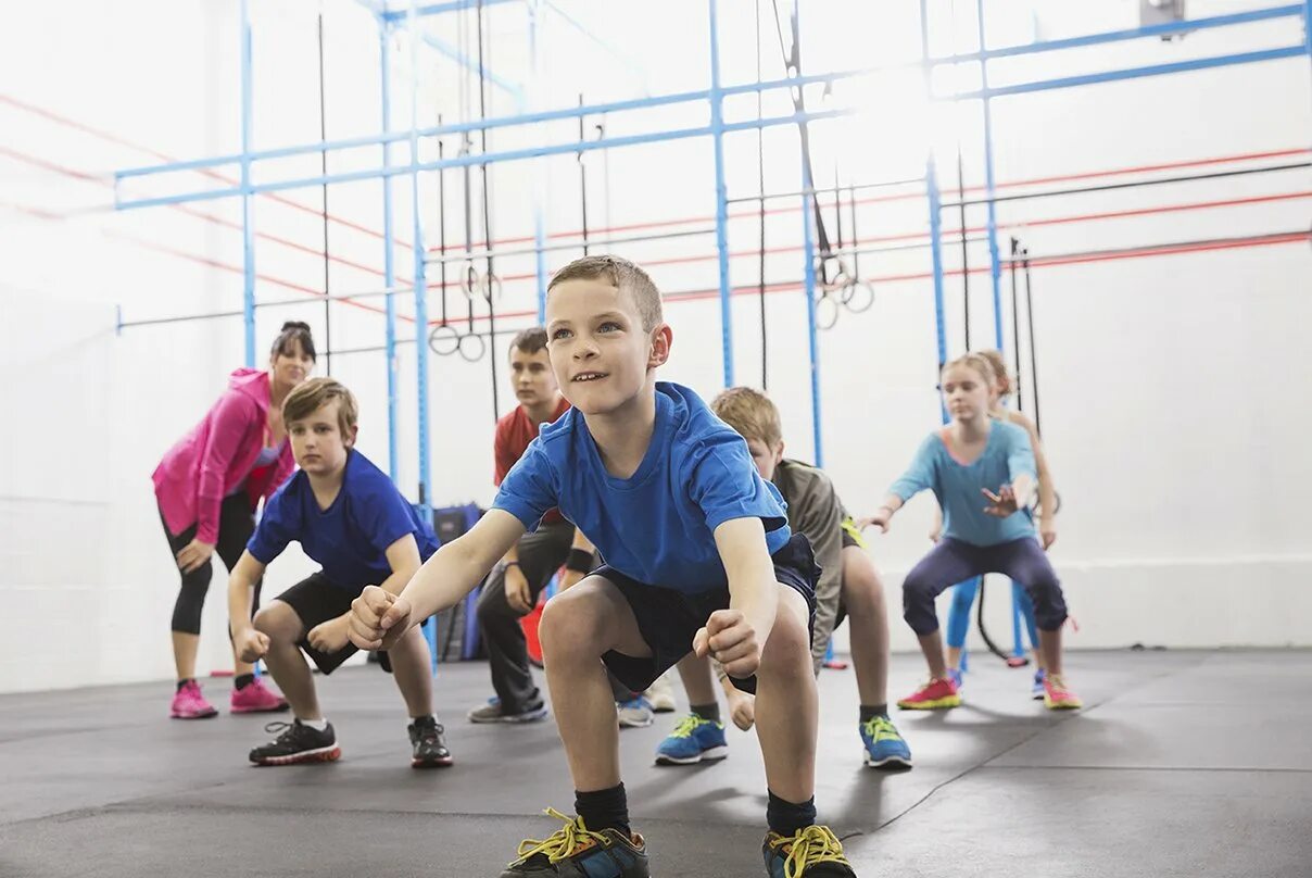 Офп детей года. Офп для детей. спортивные занятия для детей. тренировка для детей. дети в спортзале.