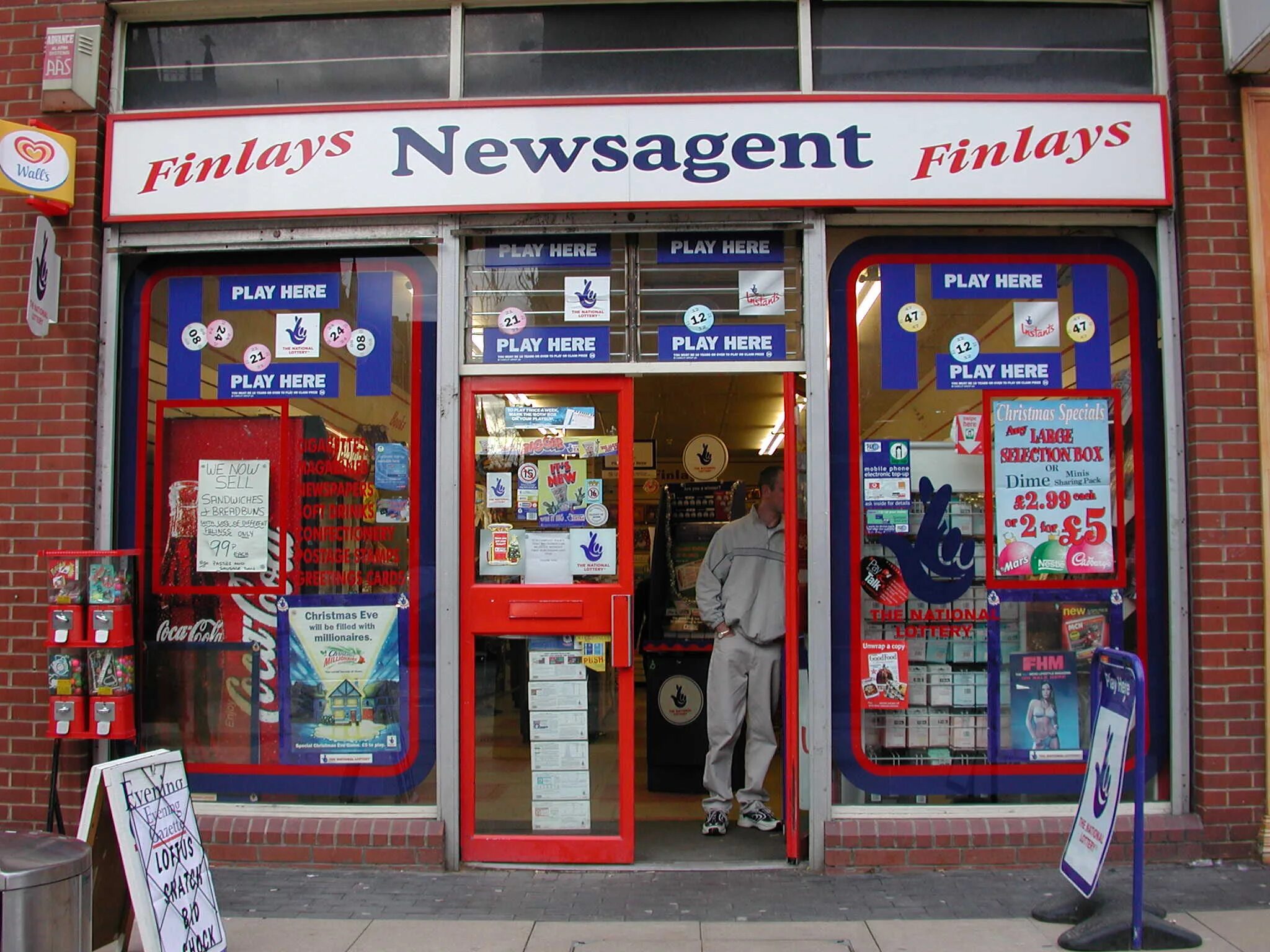 Newsagents перевод. Newsagent's. Newsagent`s shop. Newsagent's рисунок. Newsagent's перевод.