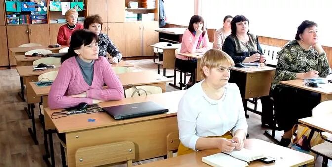 Моу сош 11 электронный. Школа 3 алушта. школа №2 алушта. моу школа 3 г алушта. г алушта школа 2.