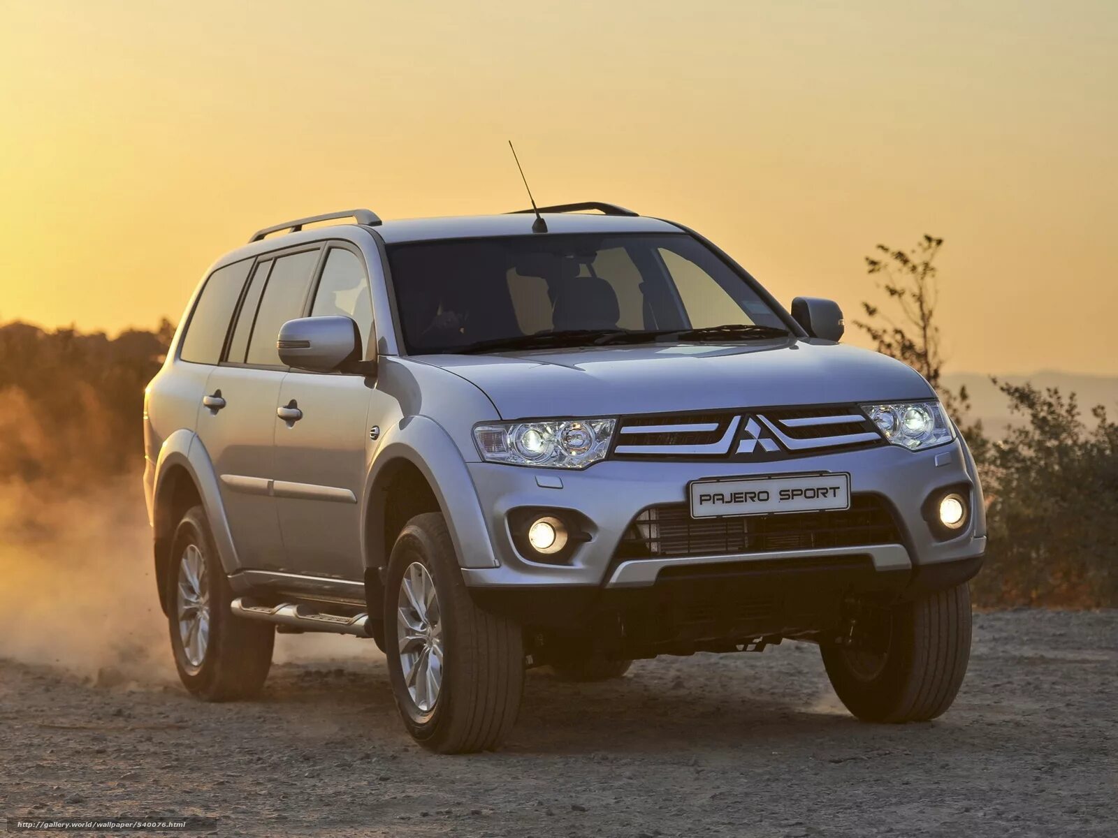 Mitsubishi джип. Mitsubishi Pajero Sport. Mitsubishi Pajero Sport 2013. Mitsubishi Pajero Sport 2. Митсубиси поджеро Спарт.