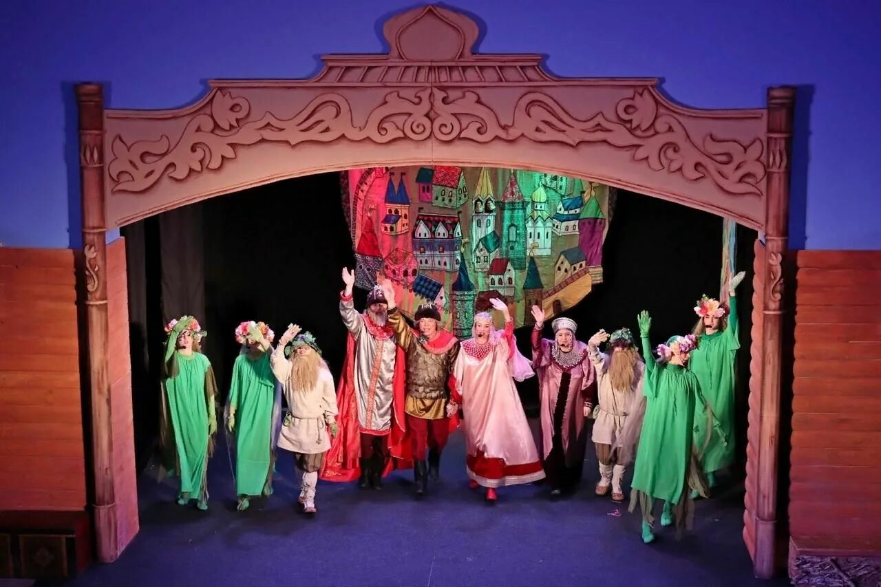 Восточная сказка спектакль алеко. Спектакль дюймовочка в театре музыкальной комедии. Театр белоснежка спектакль белоснежка и семь гномов. Спектакль морозко театр рюминой. Музыкальная постановка сказки.