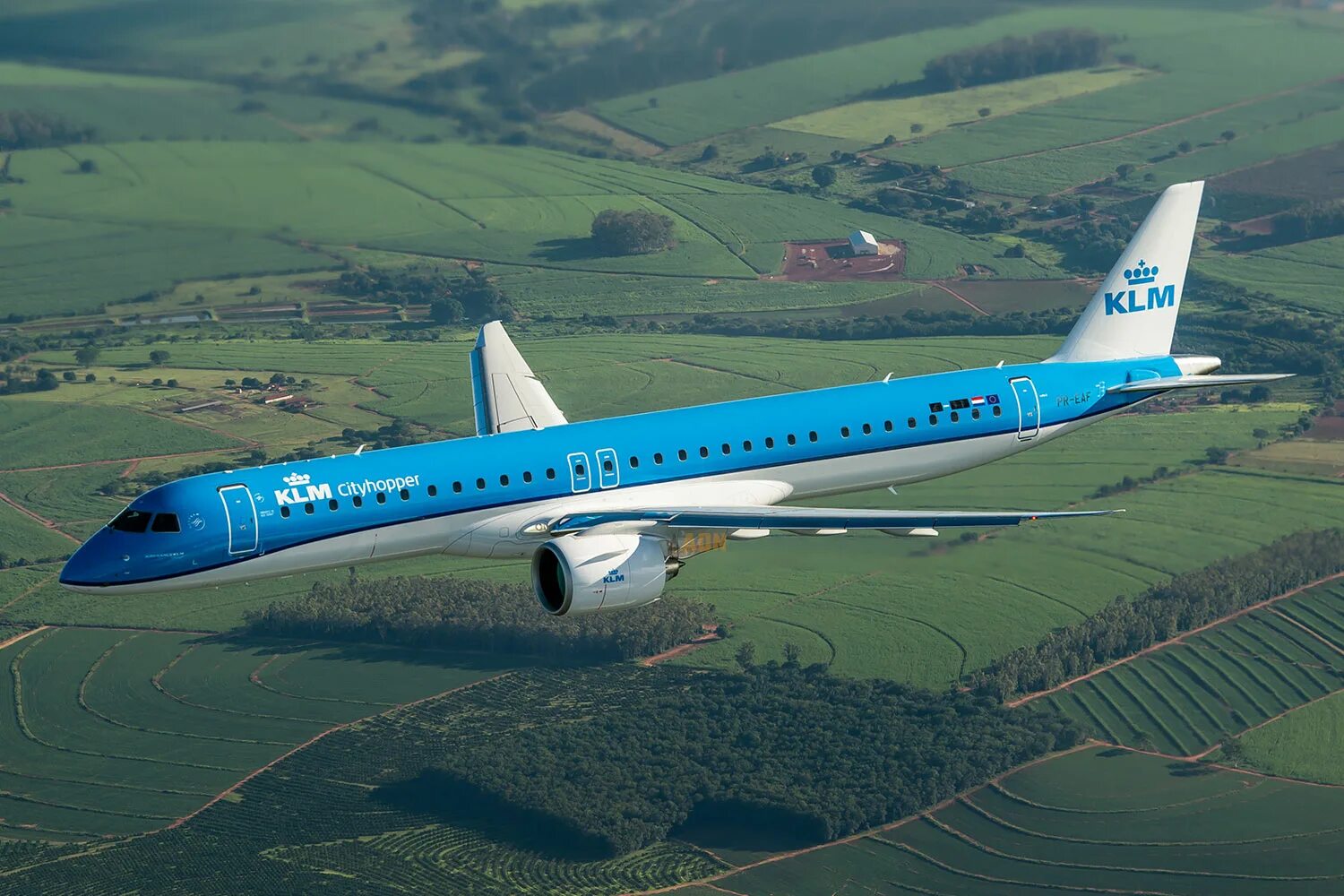 Embraer e2. Эмбраер 195. самолет эмбраер 195. эмбраер 175. embraer e-jet e195 e2.